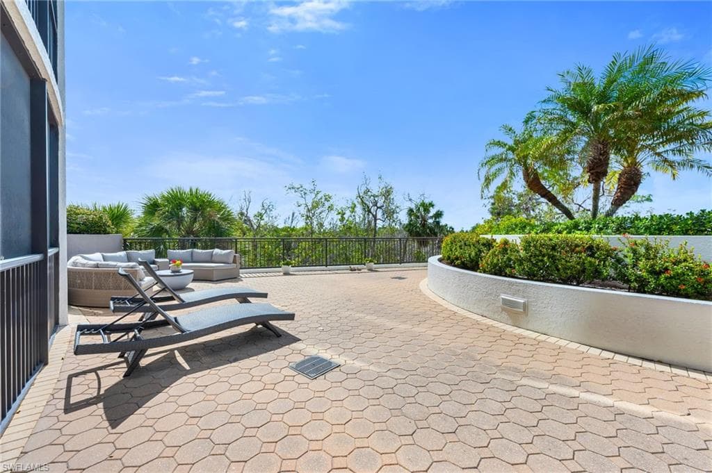 455 Cove Tower DR 304-19
