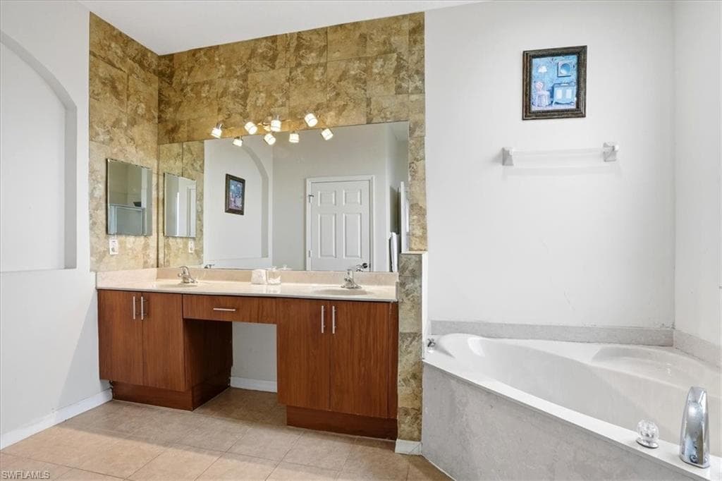 7576 Bristol CIR-21