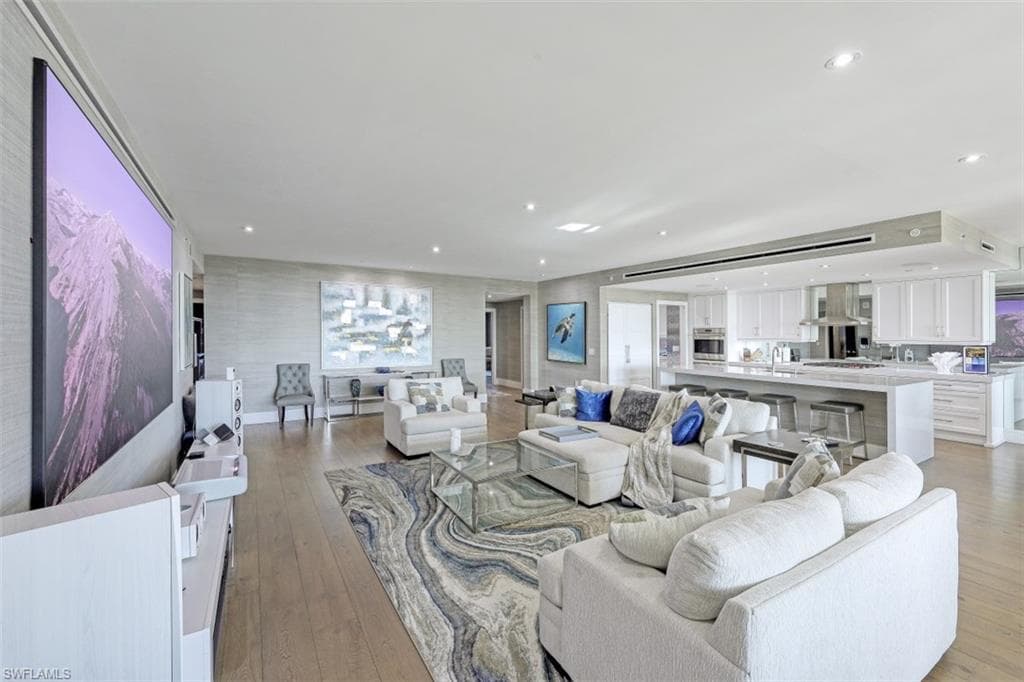 13915 Old Coast RD 305-2