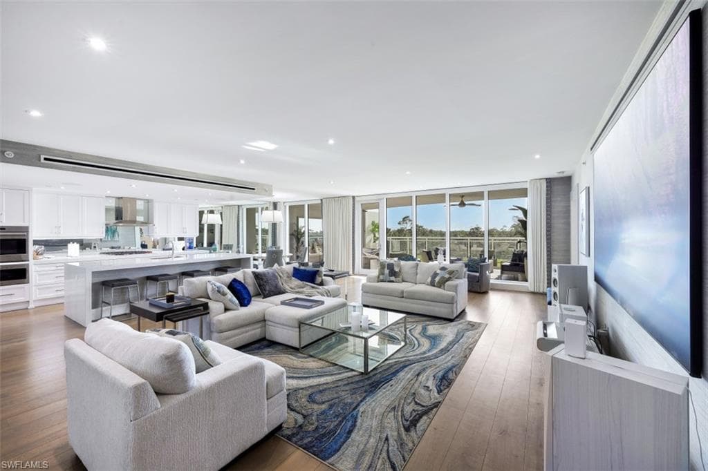 13915 Old Coast RD 305-1