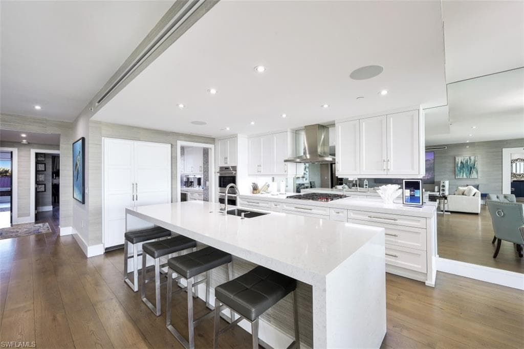 13915 Old Coast RD 305-5