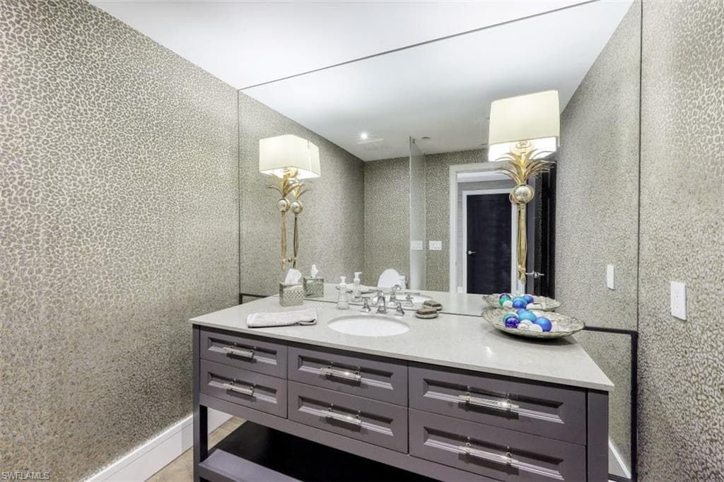 13915 Old Coast RD 305-20
