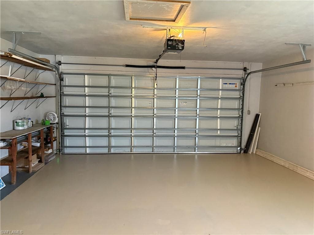 5652 Eichen CIR E-27