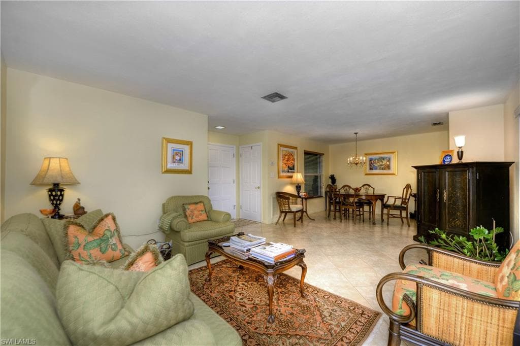 5652 Eichen CIR E-6