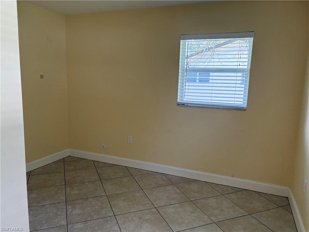 5652 Eichen CIR E-13