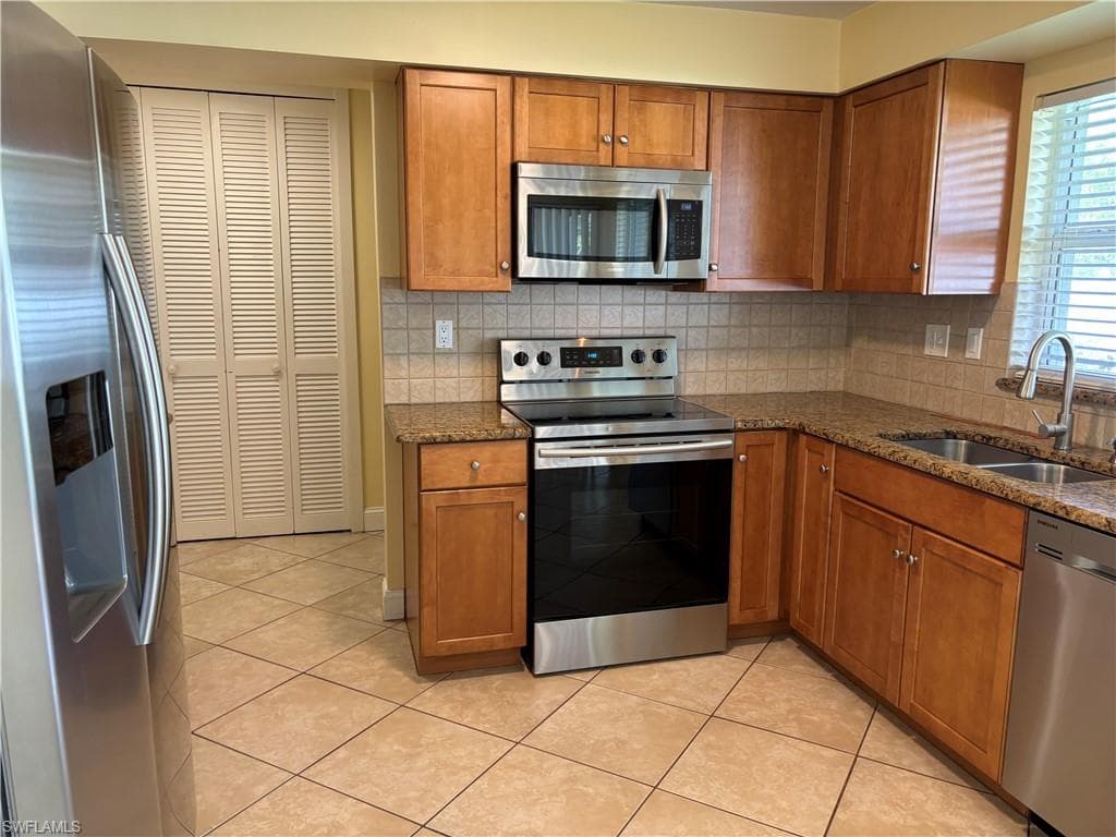 5652 Eichen CIR E-24