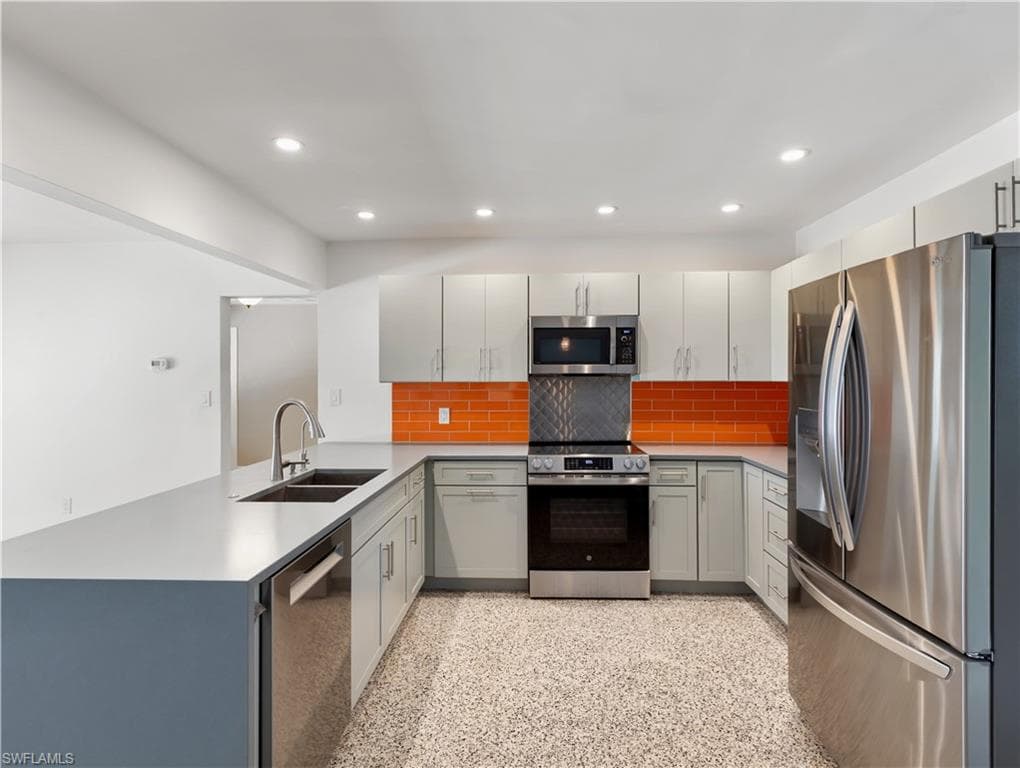 3517 Stuart CT-8