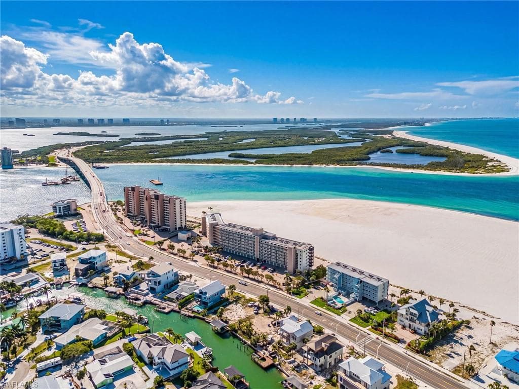 8350 Estero BLVD 322-1