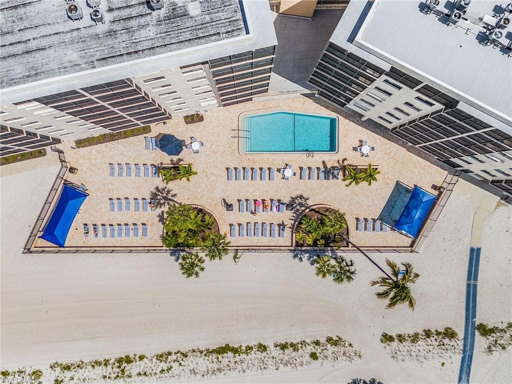 8350 Estero BLVD 322-25