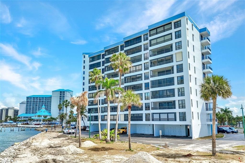15021 Punta Rassa RD 903-32