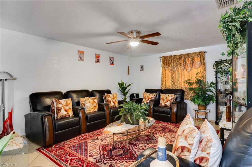 1652 Jamestown CT-13