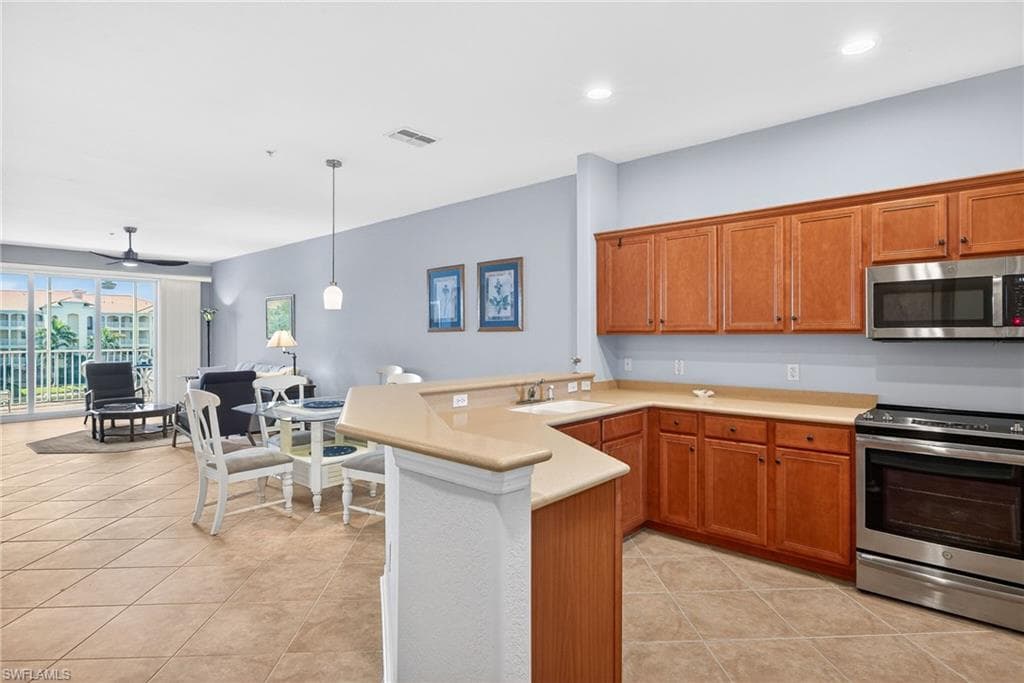 20011 Sanibel View CIR 206-11