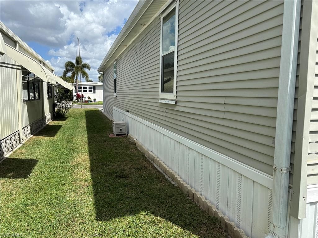 12 Aquamarine AVE 12Q-7