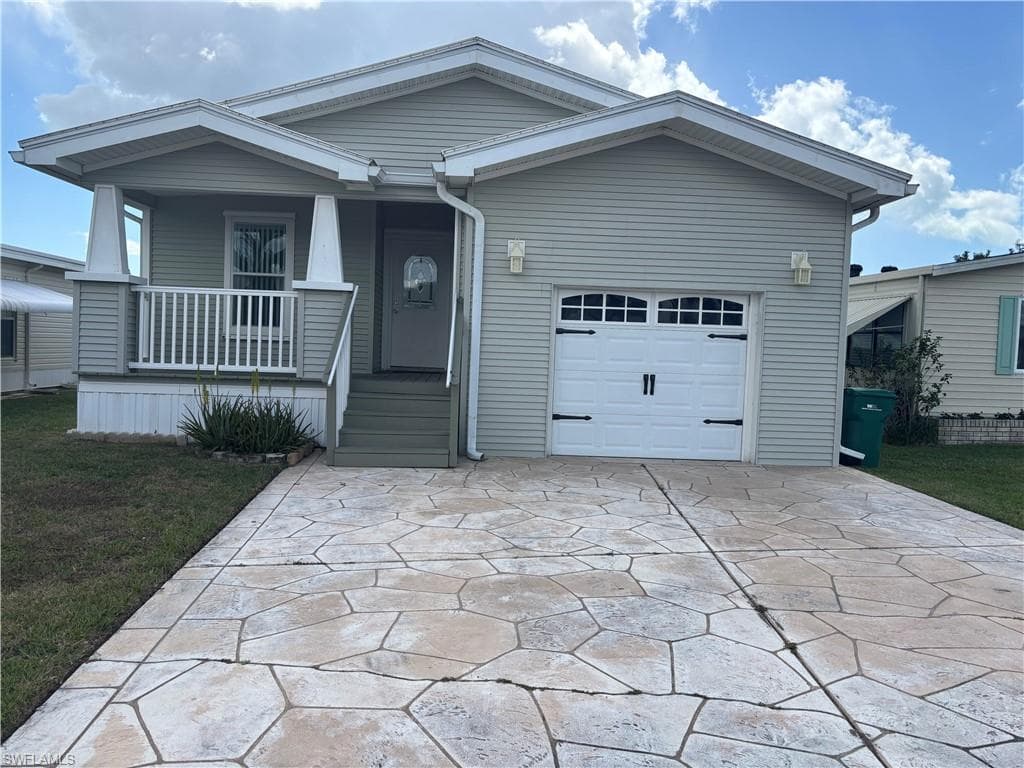 12 Aquamarine AVE 12Q-1