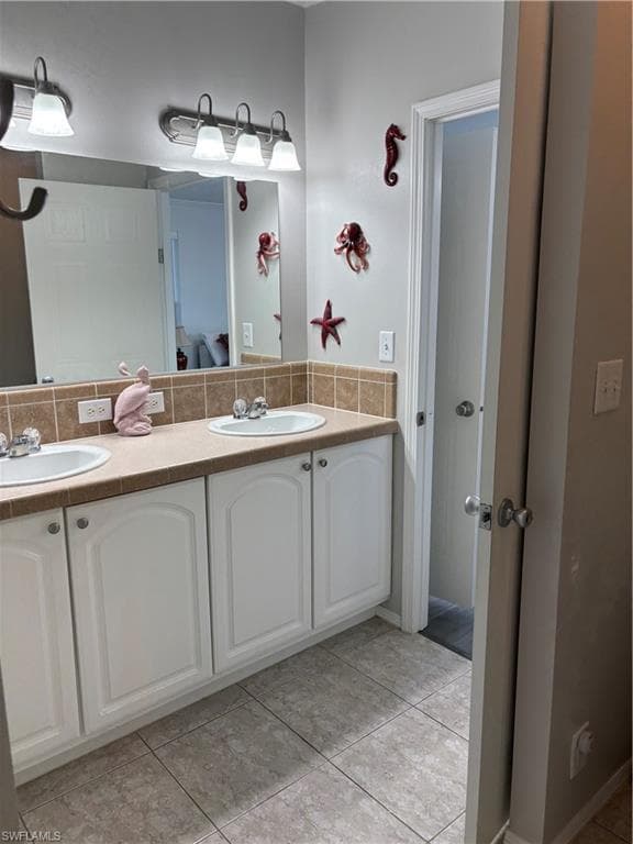 12 Aquamarine AVE 12Q-33