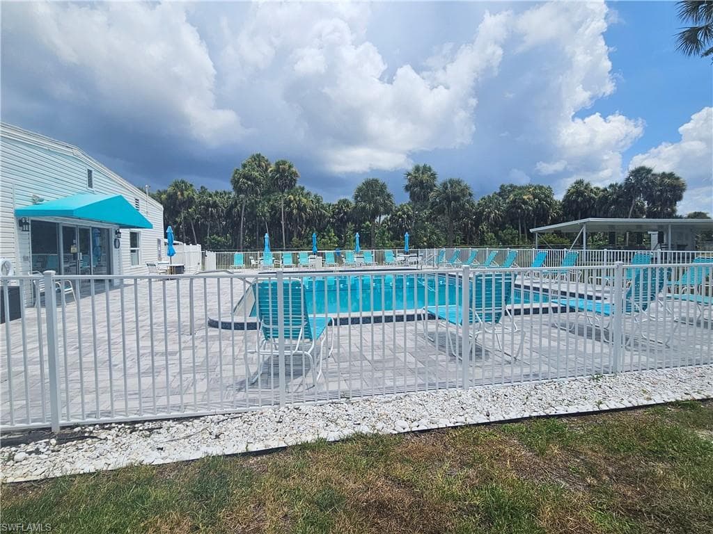 12 Aquamarine AVE 12Q-45