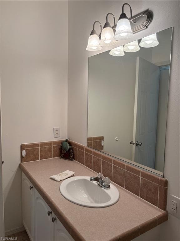 12 Aquamarine AVE 12Q-31