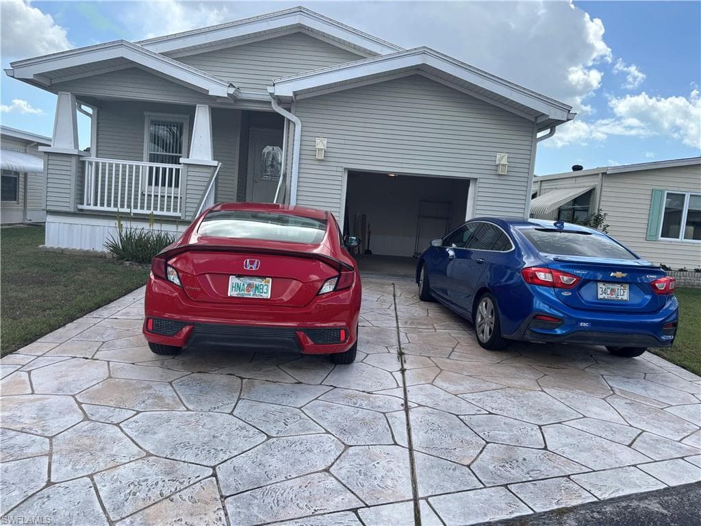 12 Aquamarine AVE 12Q-4