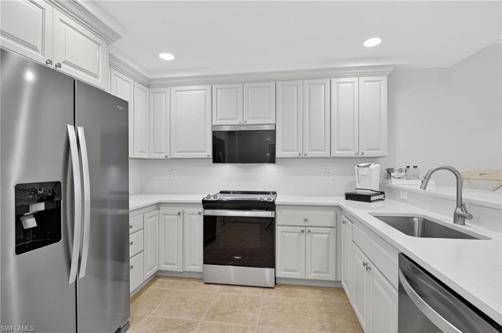 221 9th ST S 114-16