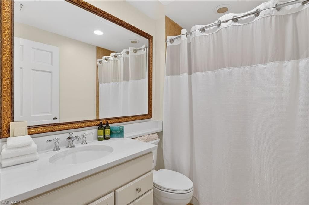 221 9th ST S 114-20
