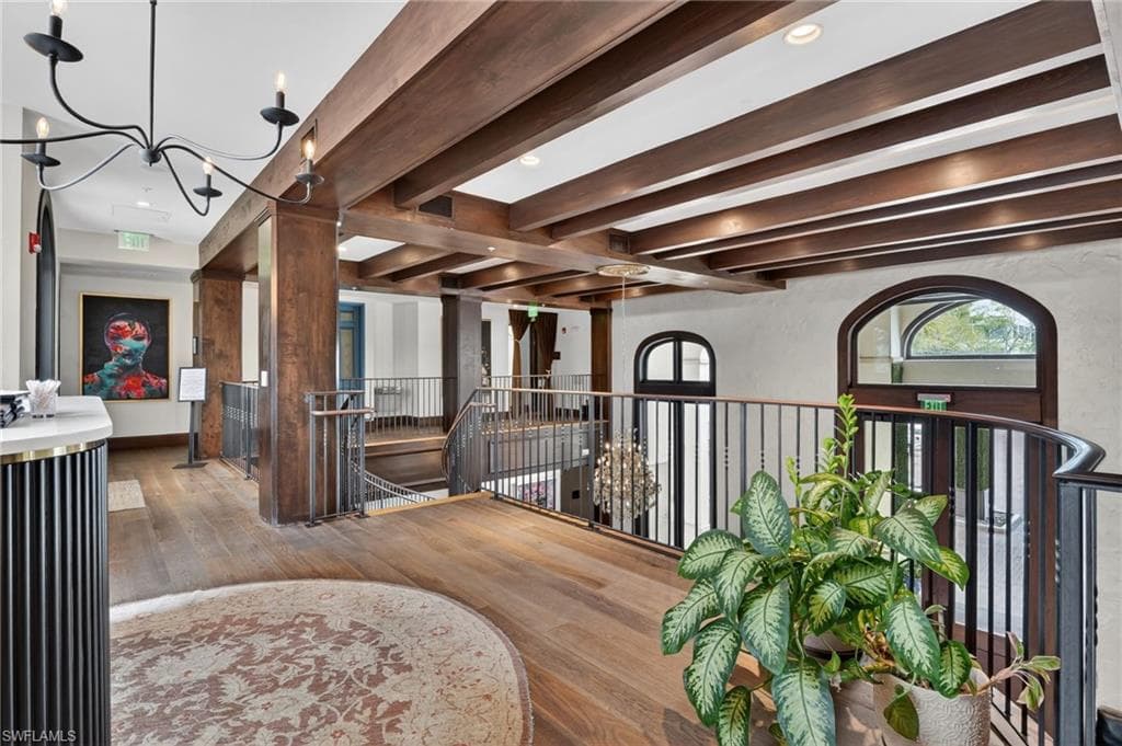 221 9th ST S 114-40