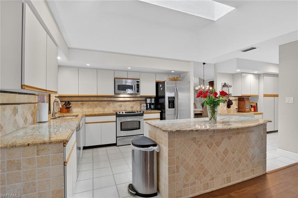 812 Pine Creek LN-28
