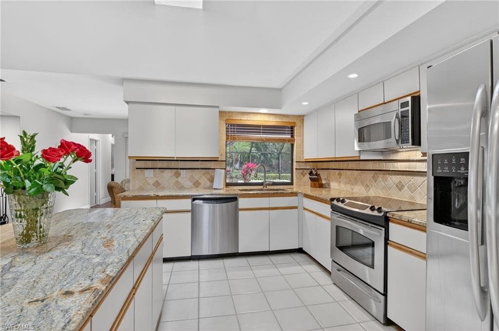 812 Pine Creek LN-30