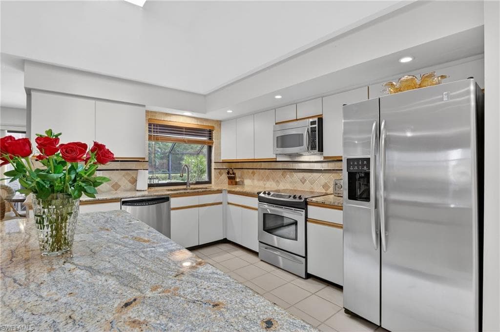 812 Pine Creek LN-29