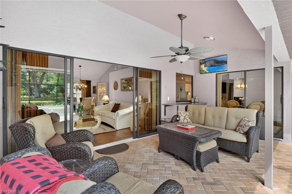812 Pine Creek LN-8