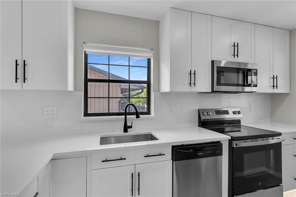 5245 Treetops DR-6