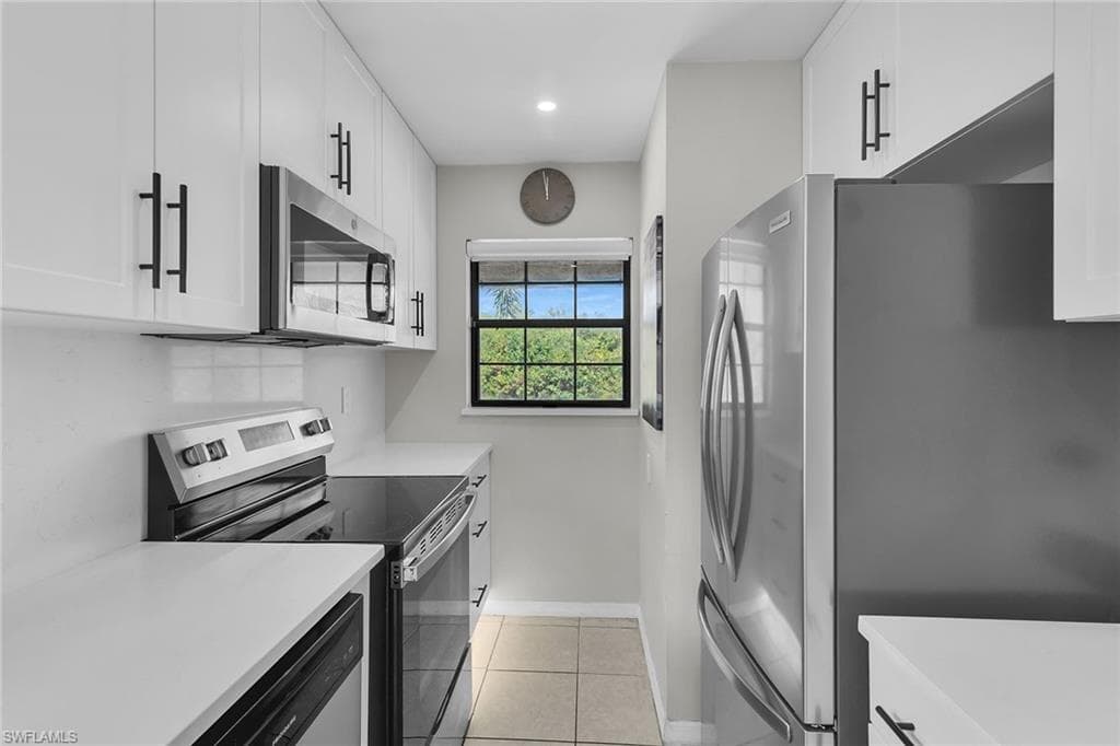 5245 Treetops DR-7
