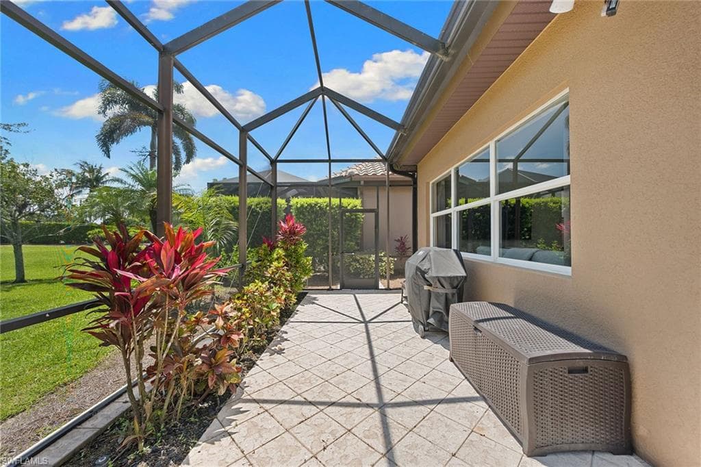 7692 Cottesmore DR-23