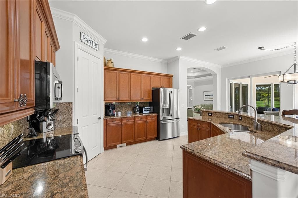 7692 Cottesmore DR-10