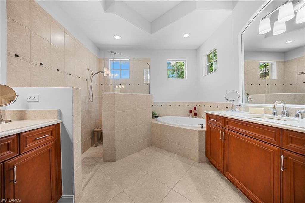 7692 Cottesmore DR-18