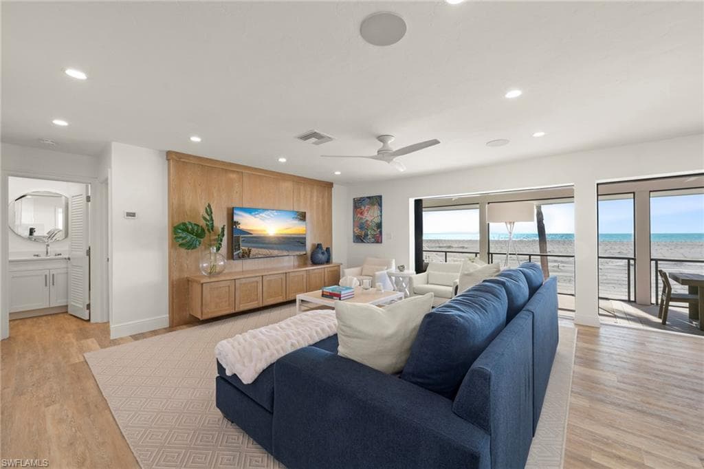19 Beach Homes-1