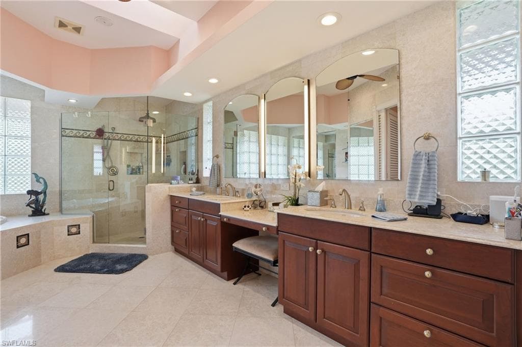211 Kingfisher DR-6