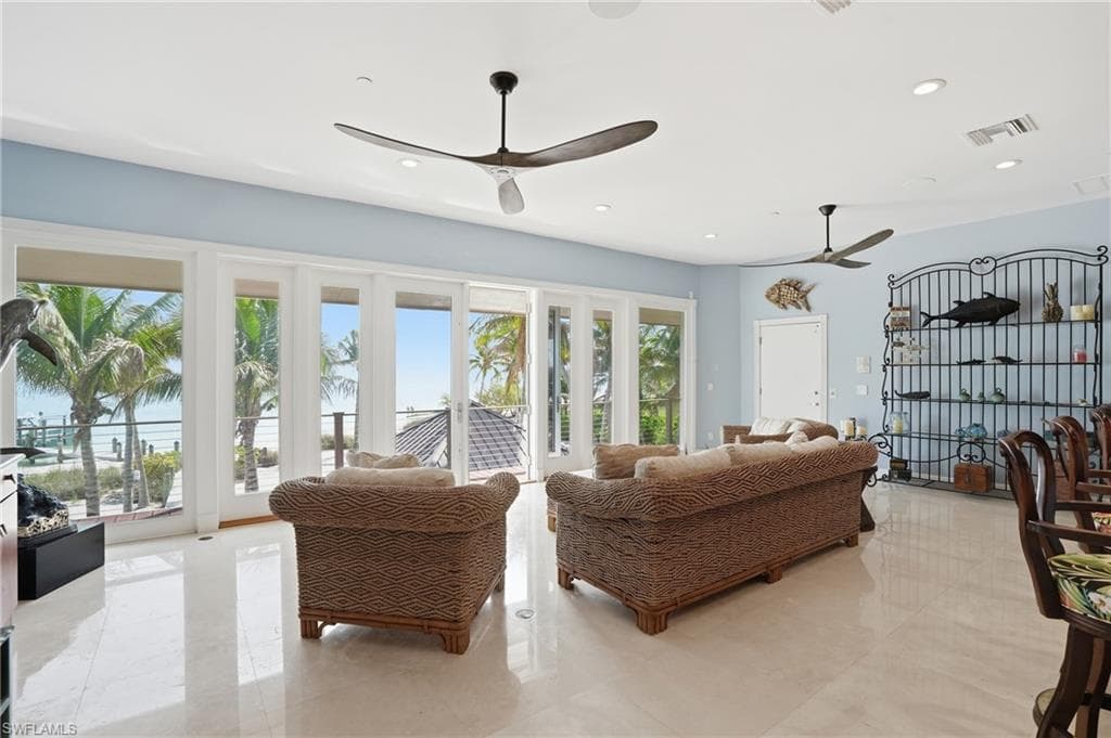 211 Kingfisher DR-20