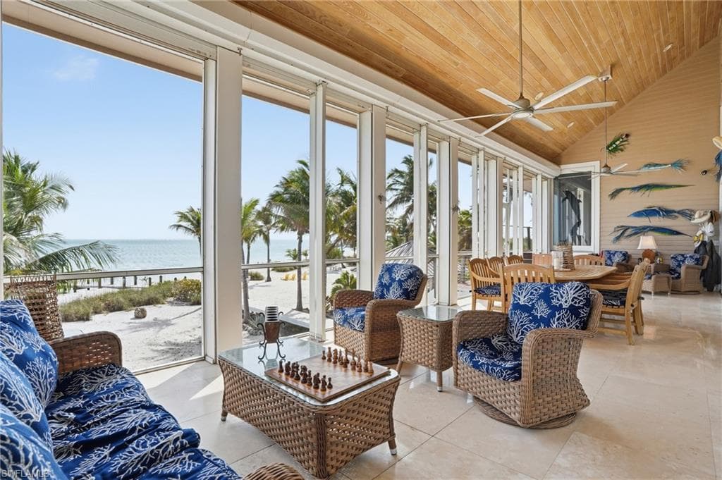211 Kingfisher DR-24