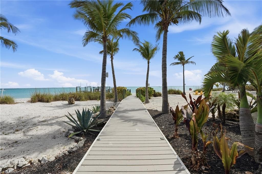 211 Kingfisher DR-49