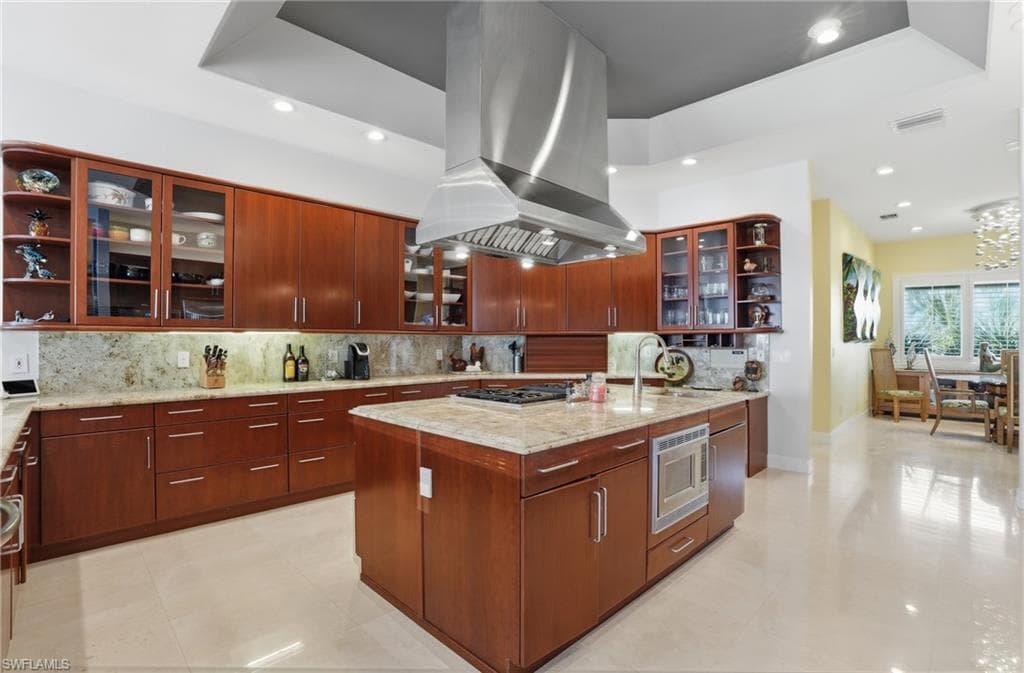 211 Kingfisher DR-18