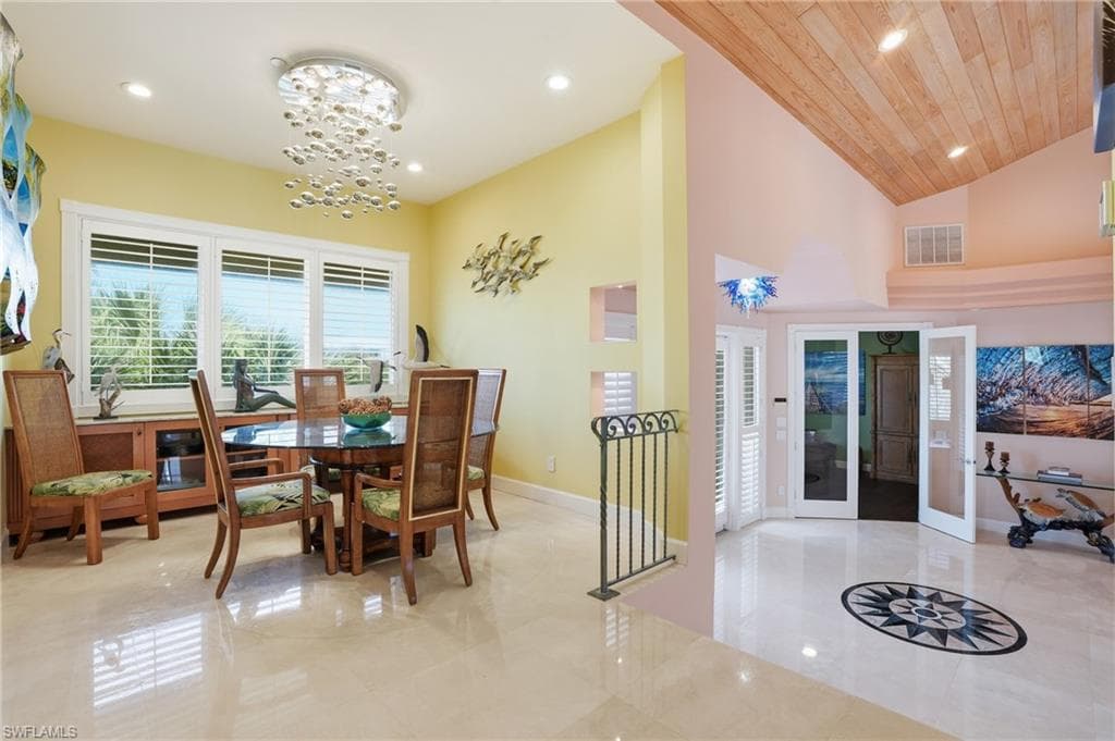 211 Kingfisher DR-15