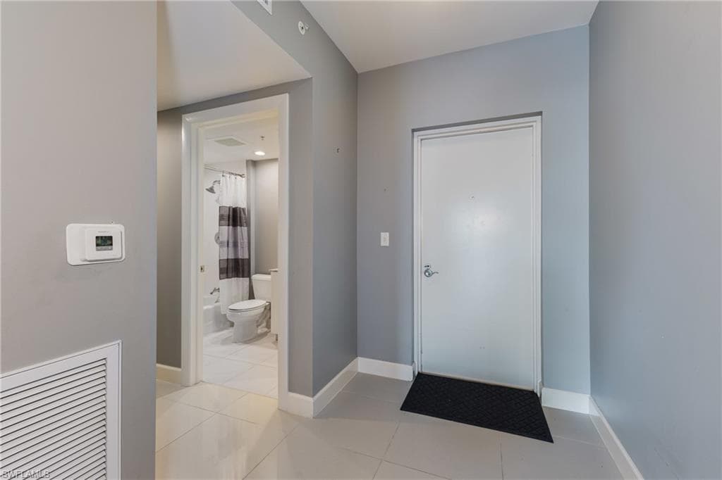 3000 Oasis Grand BLVD 2405-23