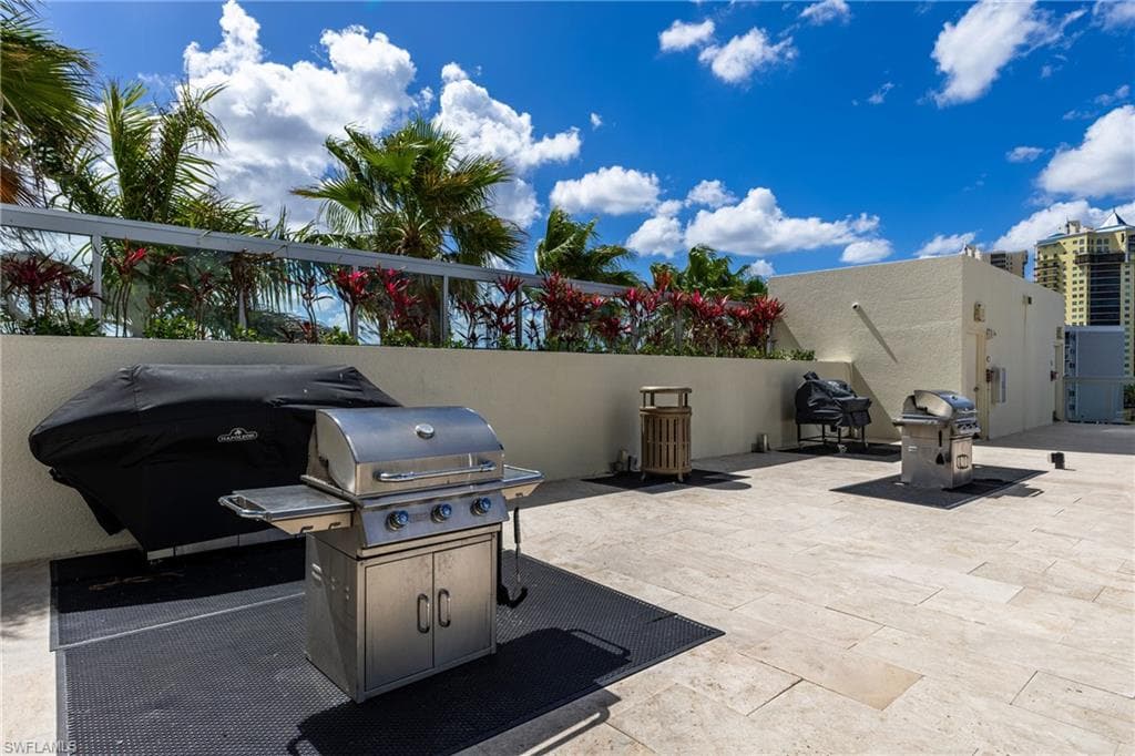 3000 Oasis Grand BLVD 2405-47
