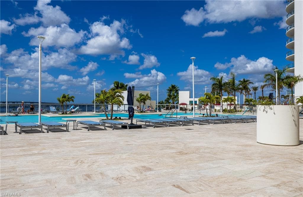 3000 Oasis Grand BLVD 2405-48