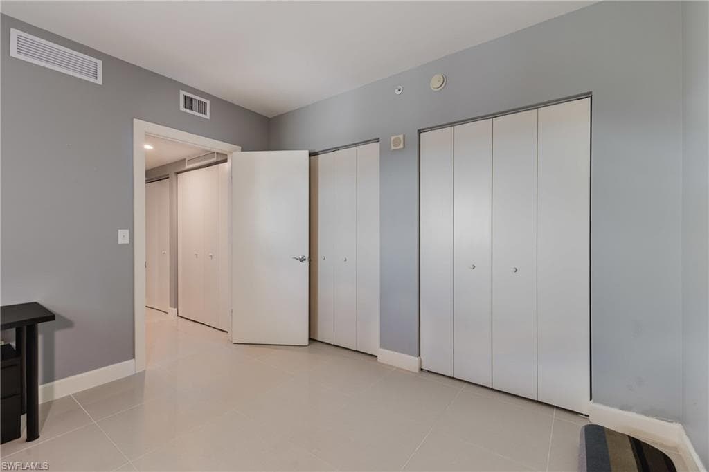 3000 Oasis Grand BLVD 2405-19