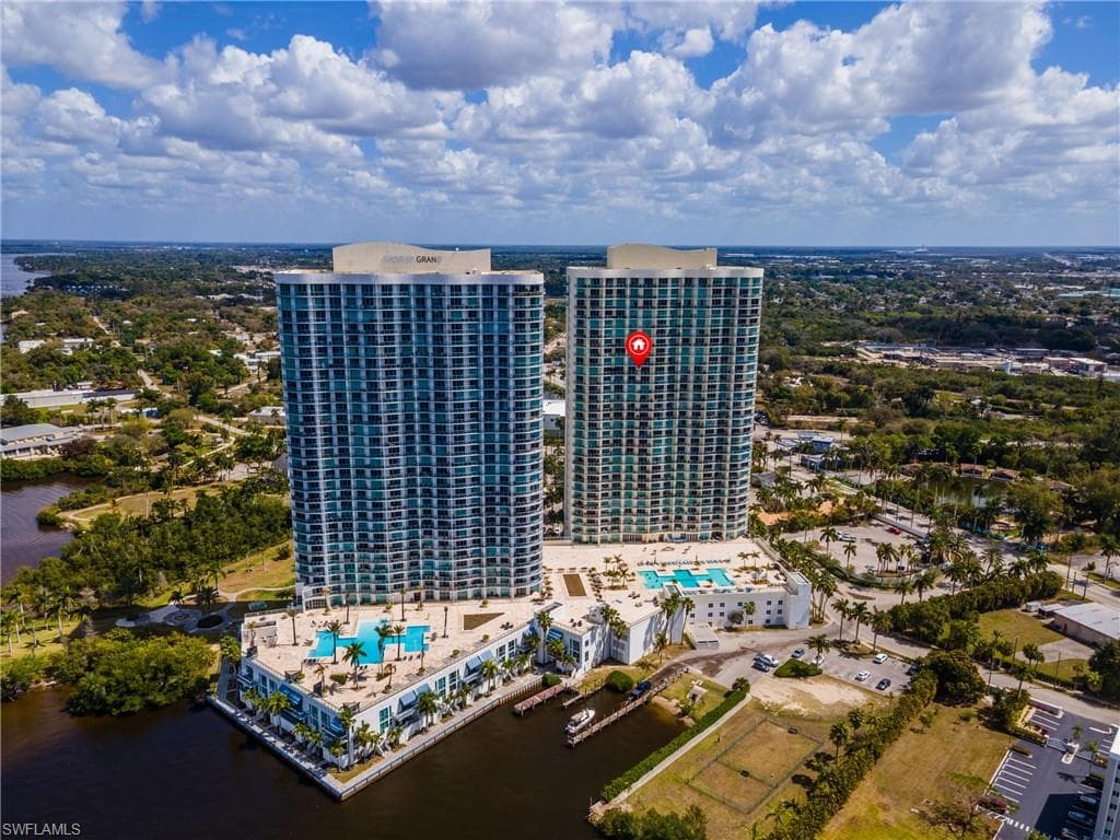 3000 Oasis Grand BLVD 2405-40
