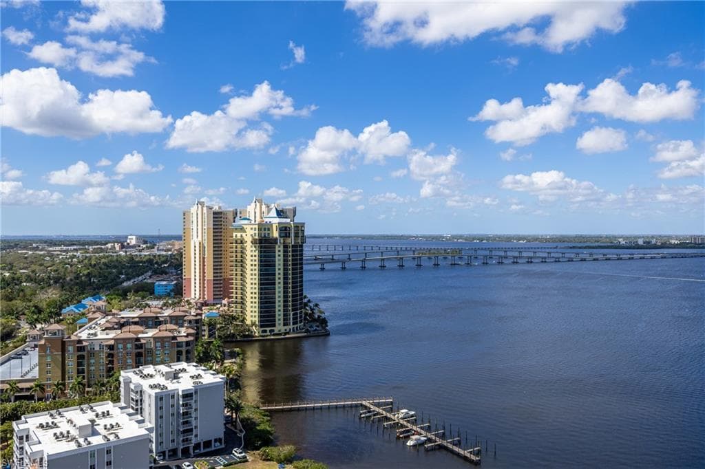 3000 Oasis Grand BLVD 2405-29