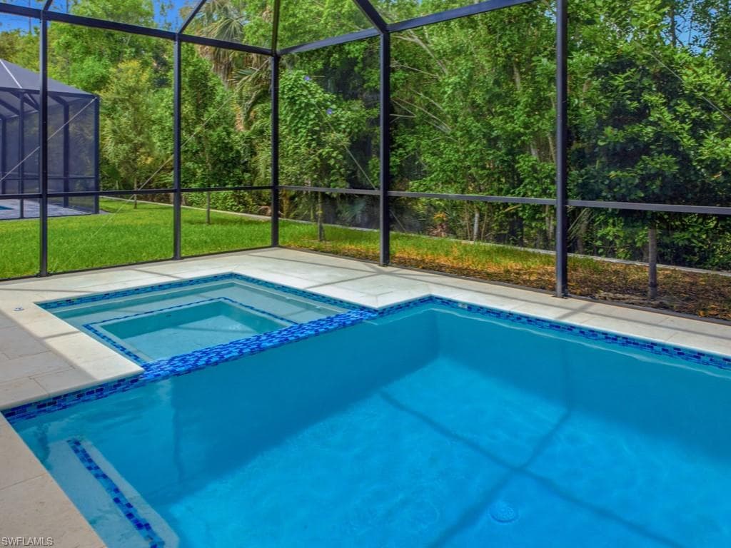 67 Willowick DR-28
