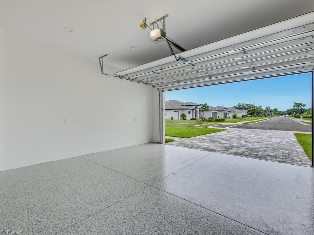 67 Willowick DR-24