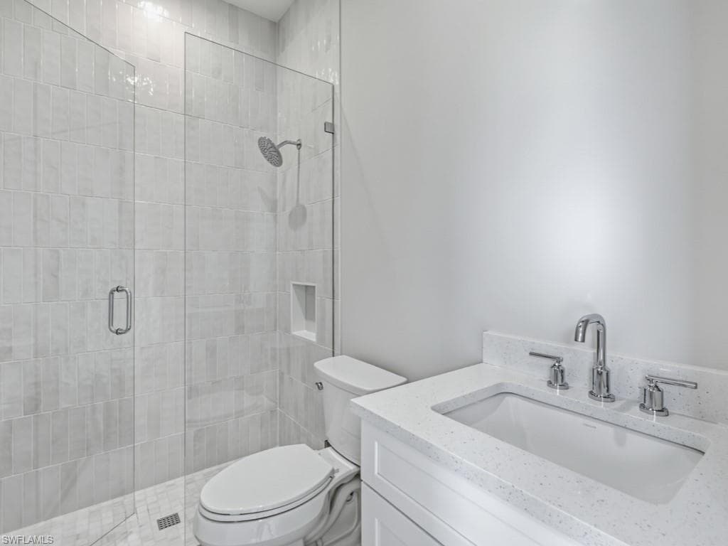 67 Willowick DR-18
